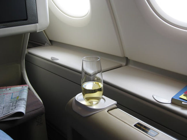 ビジネスクラスを利用。<br />※ お金は払ってませんが、SQ-A380のビジネスクラスが確保できた(謎)<br /><br />コレに乗ってしまうと、他の航空会社のビジネスクラスが・・・・(自粛)