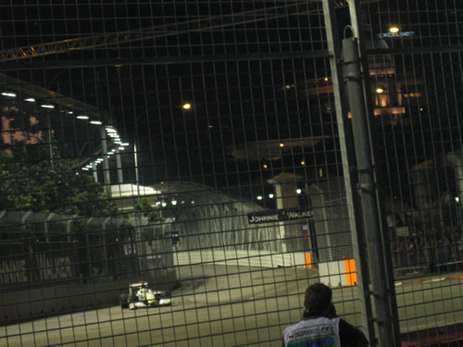 ブラウンGPかな？<br /><br />「2009 Singtel F1 Grand Prix 1日目 予選」に続く