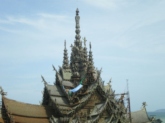 現役時代は木材関係でしたので、大変興味がありました。以下原木から組み立てまで、しっかり写真に<br />収めました。