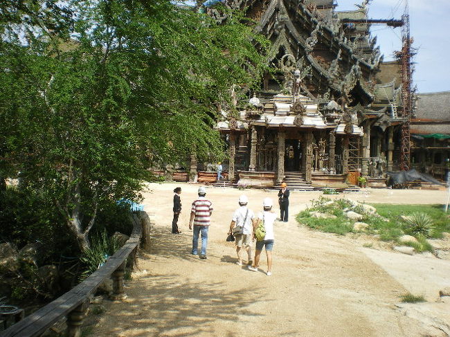 美人の、エスコートはここまで、多分有料なのかもしれません、Ｙさんがいたので、遠慮したのかもしれません。