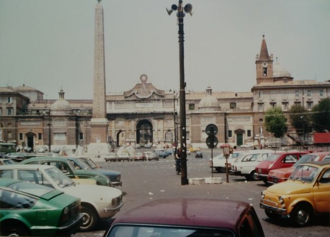 ローマのポポロ広場。<br />アテネからオリンピア航空に乗りローマに着いた。<br />ここで、青年海外協力隊でモロッコに派遣されている友人と合流した。