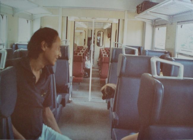 ローマからナポリ・ポンペイの遺跡へ、日帰りで行くために友人と電車に乗った。