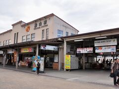 9:18発　高山駅発　飛騨古川行

休日は1時間に1本の古川行き。ちょうど電車も間に合うようなので、小さなローカル線の旅に出発です。