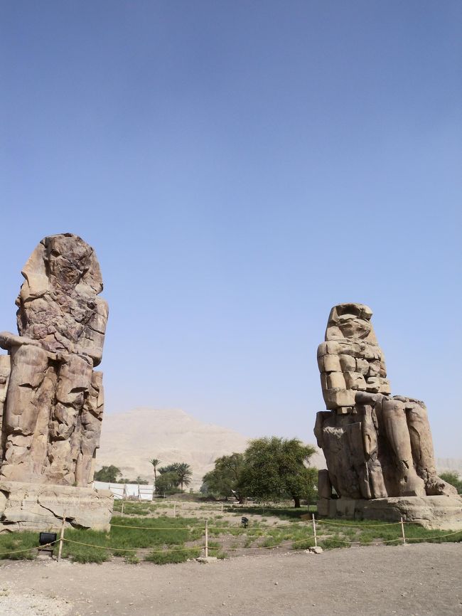 メムノンの巨像