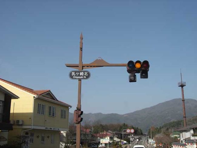河口湖周辺の信号って、上に富士山がデザインされているんですね。