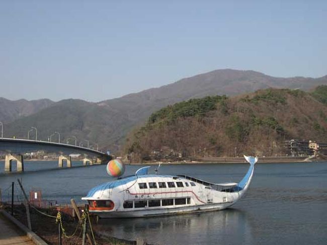 遊覧船クジラ号。<br />もう使われていないようです。<br />なんか哀愁だたよっていました。