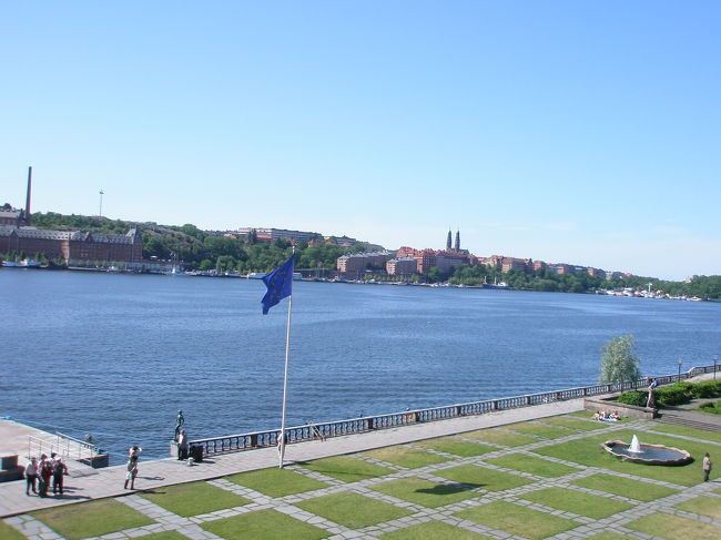 窓からはメーラレン湖が見渡せます。