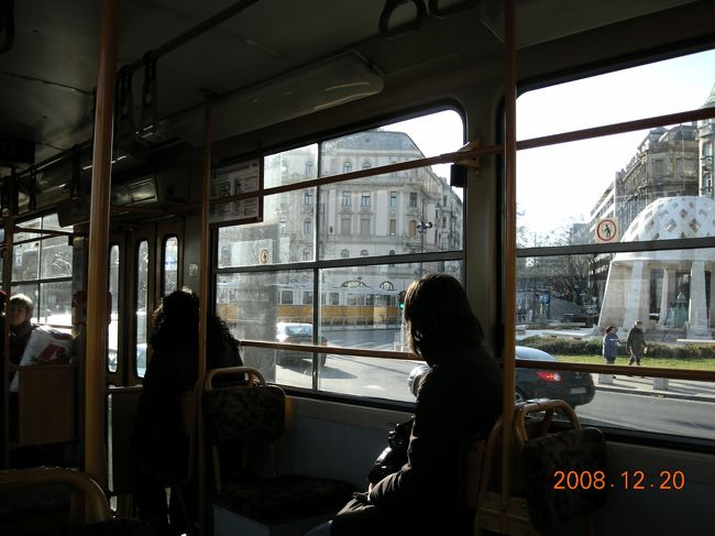 どこを走ってるんだろうと、地図で探すのもおもしろい。<br />今となってみると、一日中トラムに乗っていてもよかった。