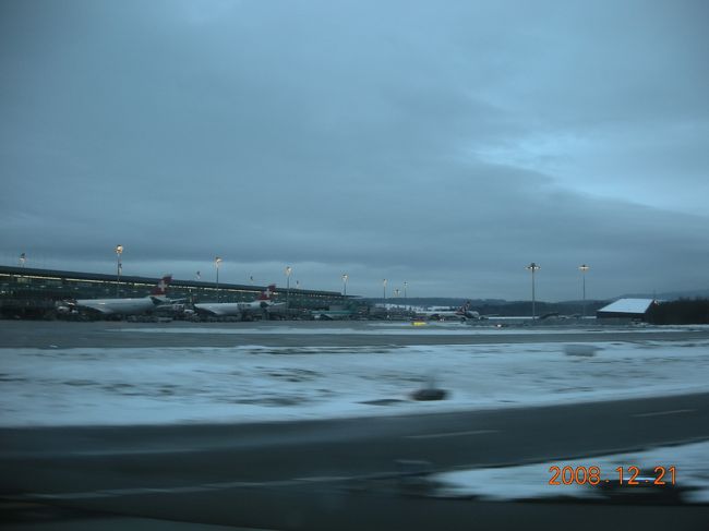 チューリヒの空港。さすがにスイス航空が多い。