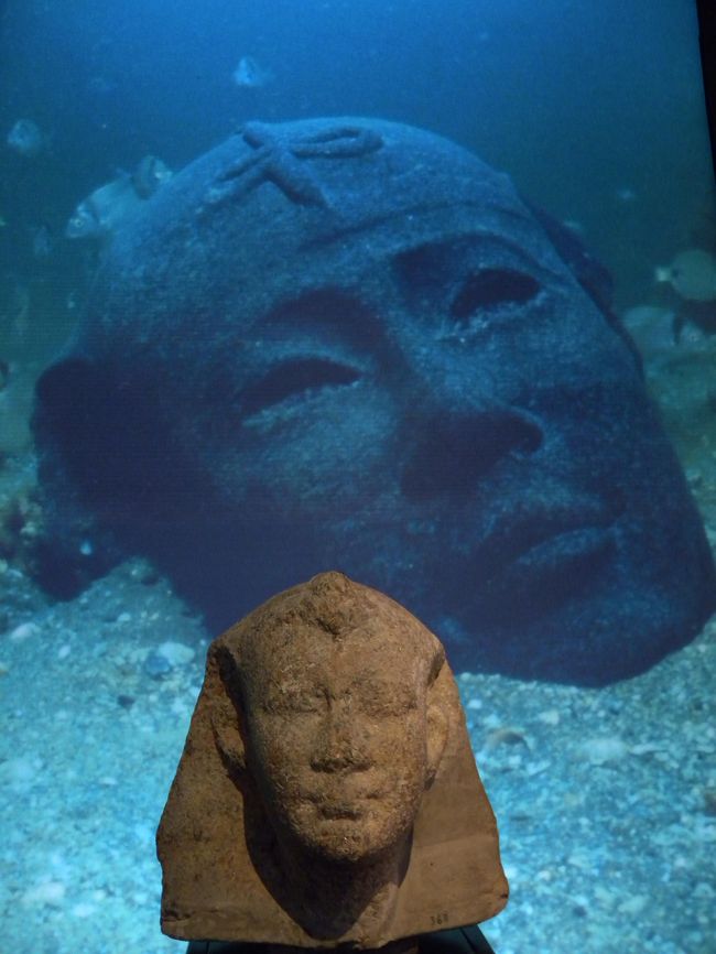 国立博物館へ<br />ここは撮影可．<br /><br />近年、地中海に沈んだ遺跡の発掘が注目されていますね！