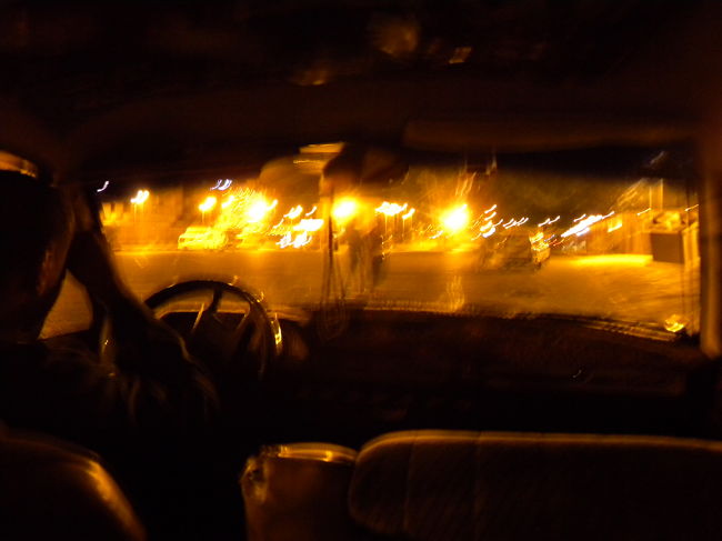 ※この写真はルクソールで乗ったタクシー<br />４０年近く前のアメ車でした．