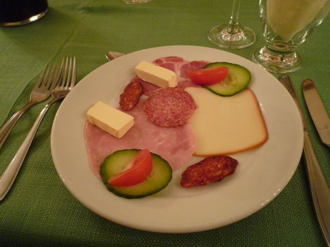 チーズ、サラミ