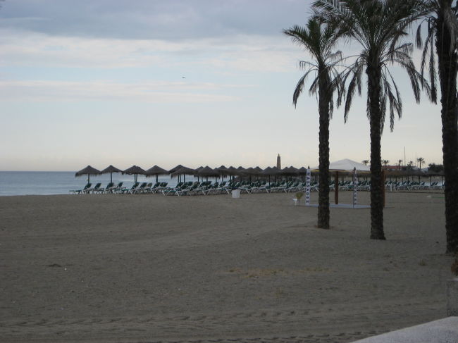 写真は夕暮れのマルベーヤの海岸。<br />マルベーヤは美しい海という意味で、コルタ・デル・ソルの中でも高級リゾートとして知られる。<br />