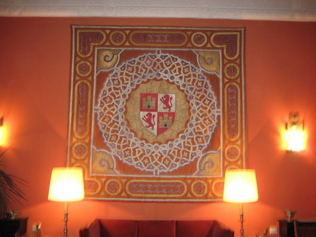 ホテルのレストランもなかなか重厚な雰囲気だった。