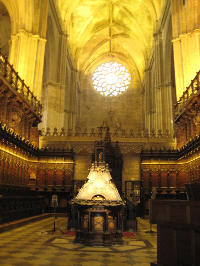 カテドラルの内部。