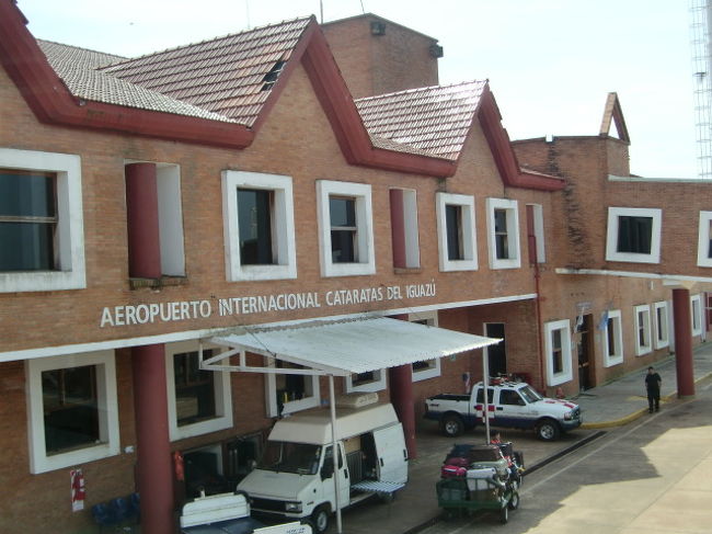 その後、アルゼンチンのブエノスアイレス→イグアスへ。<br />計４路線。<br />（リマからブエノスアイレスは約４時間２０分。<br />ブエノスアイレスからイグアスまでは約１時間４０分。）