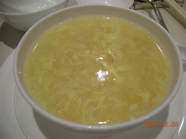 このコーンスープは子供用に頼んだが、<br /><br />おいしかったので、子と取り合いになった。<br />醜い親子関係。