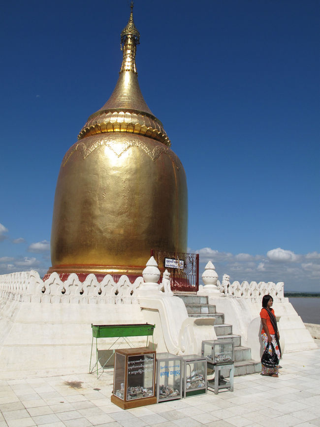 ブーパヤー・パヤーの黄金の仏塔。