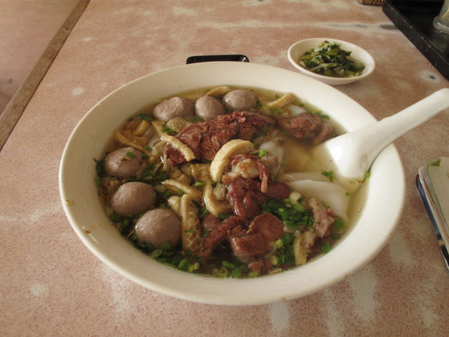 最後の晩餐は、初日に食べた牛肉麺。<br />店員のお姉さんは顔を覚えていてくれた。