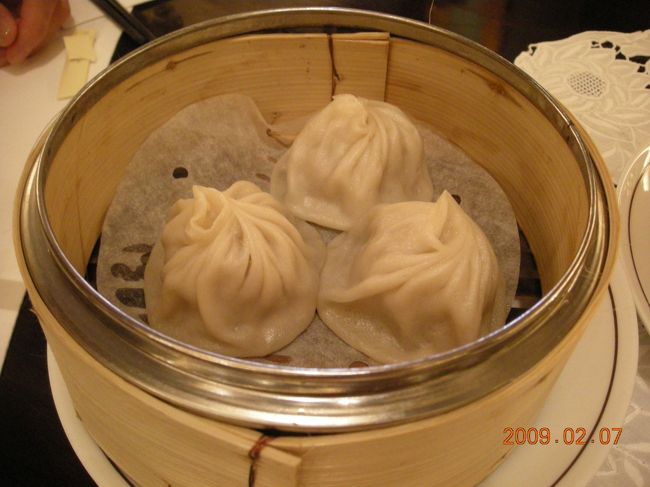 小籠包ははずせない。<br /><br />この店、全体的に上品な味つけ。