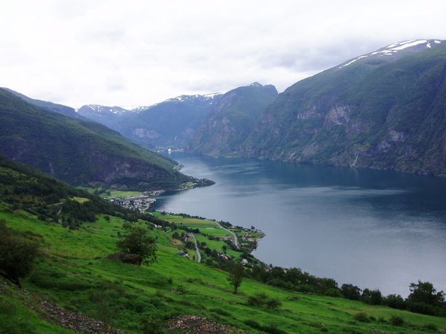 同じシーンでも何枚も撮影してしまいます。ホテルを出発して約2時間、この先も歩きたいのですが時間の関係上、引き返すことにしました。