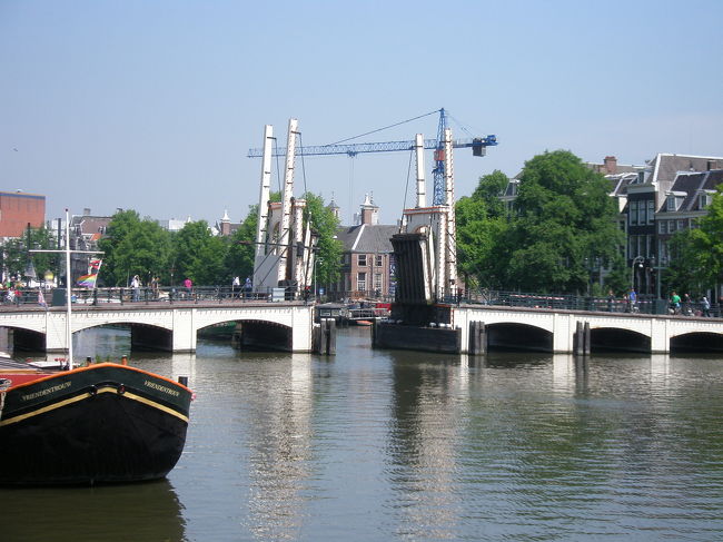 私達が着いたとき、偶然にもハネ橋が上がってくれました！<br />ラッキー☆<br />