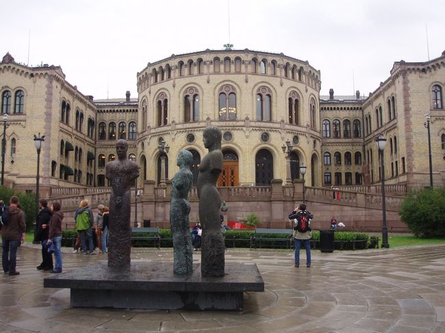 雨の中、適当に歩きました。