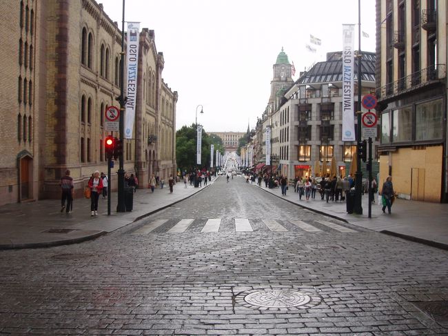 中央駅付近の通りの街並み