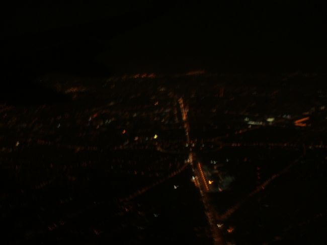 東南アジア８カ国目。<br />フィリピンはマニラ上空です。<br />夜マニラに到着。