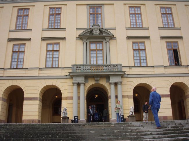 宮殿入り口。これから中へ入ります。残念ながら中では撮影禁止でした。