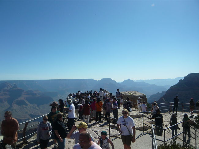 こんな景色は日本のどこ探しても見つからないな。<br />西部劇の舞台になりそう。