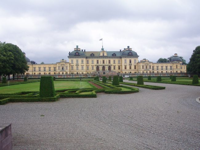 庭園から見た宮殿