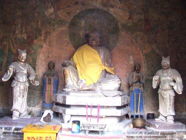 お約束の布袋さんです。(中国では弥勒様なんですが・・・。)