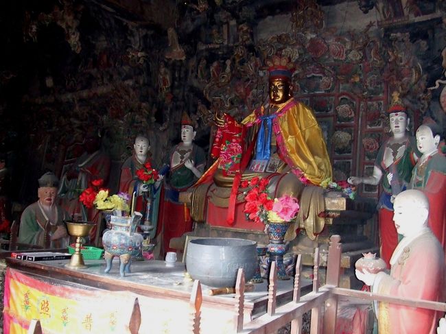 地蔵堂内の仏様です。