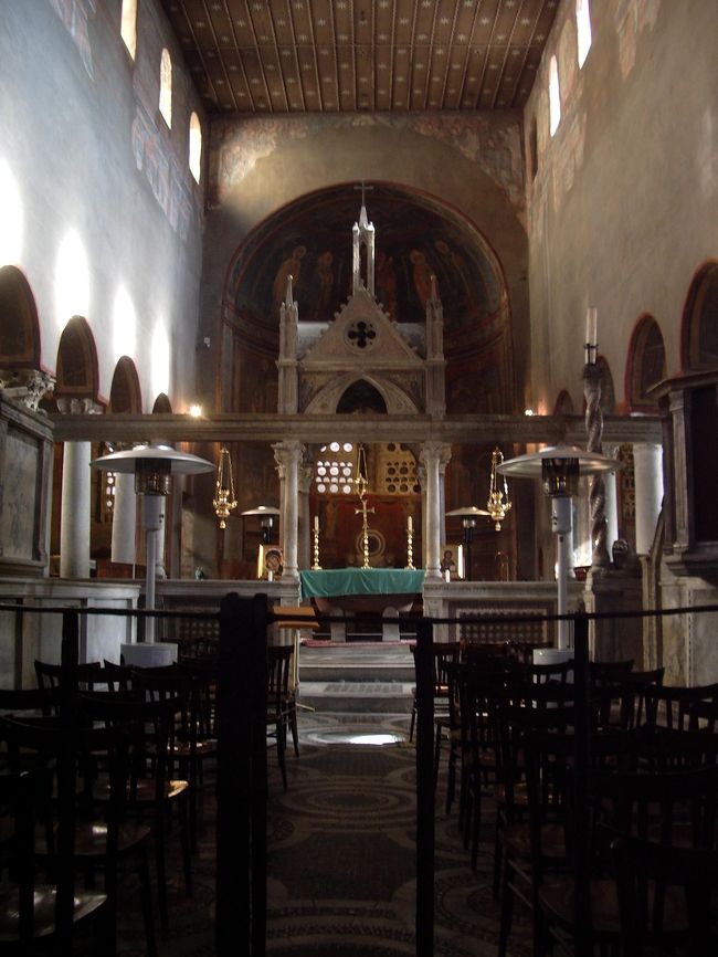 教会もこの時うまれてはじめて足を踏み入れました。