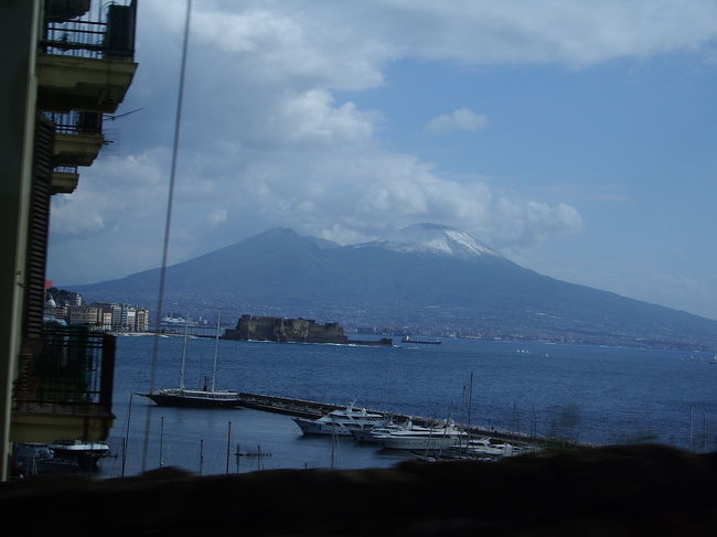 治安が悪いとのことであまり下車できませんでした。