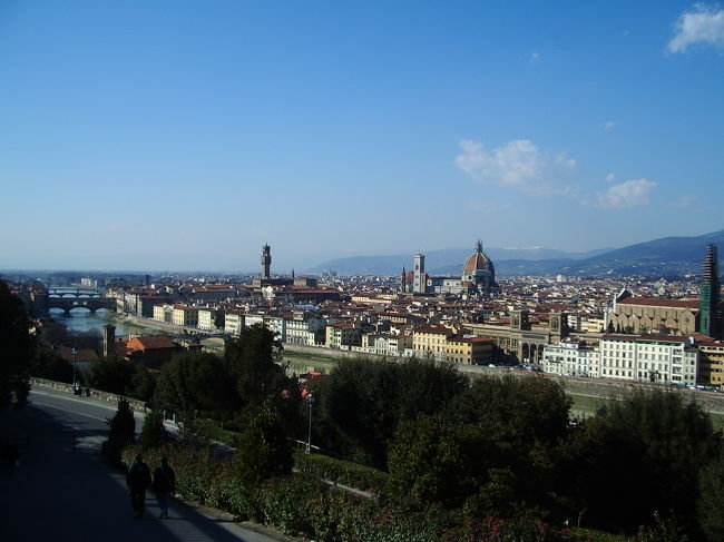 これが遠くから。美しい街です。