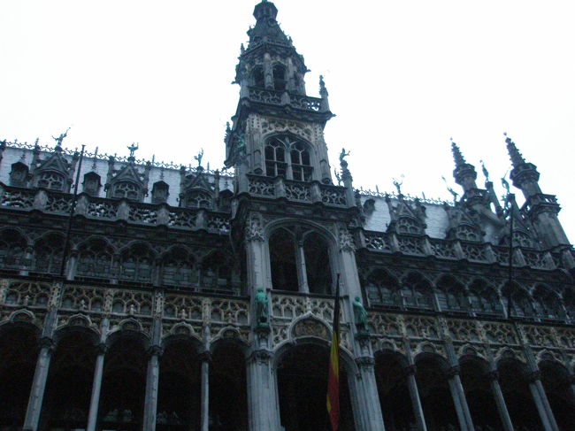 建物が大きすぎてカメラに収まりません。