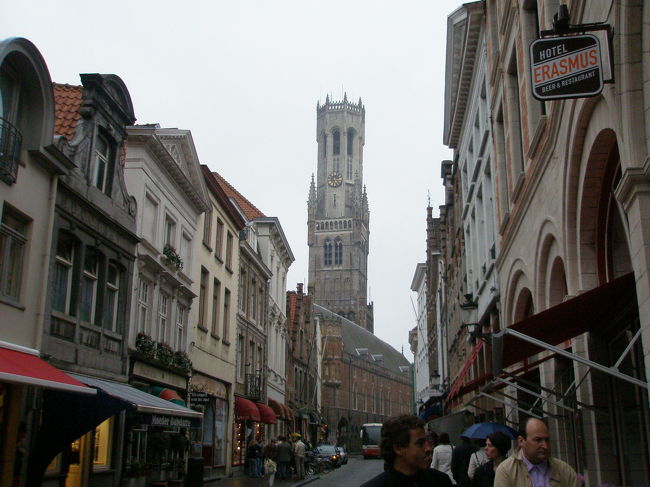 鐘楼が見えます。