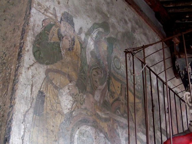 壁画も元代のものです。