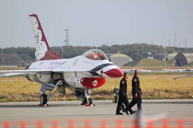 1/48 F-16サンダーバーズ&T-4ブルーインパルス 2009三沢来日時 1/48 F-16サンダーバーズ&T-4ブルーインパルス 2009三沢来日時