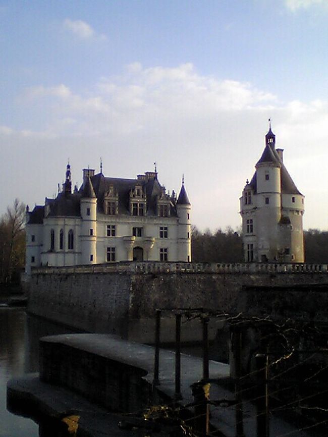 続いては<br /><br />ロワール古城の中で一番きれいだった<br />『シュノンソー城』<br /><br />