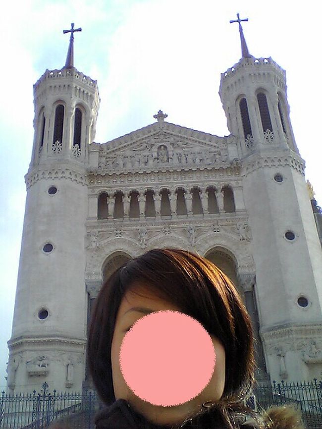 ところ変わって<br /><br />リヨン。<br />フルヴィエールの丘にあるサン・ジャン大教会。<br />高台の上にあって、すごく景色が良い！