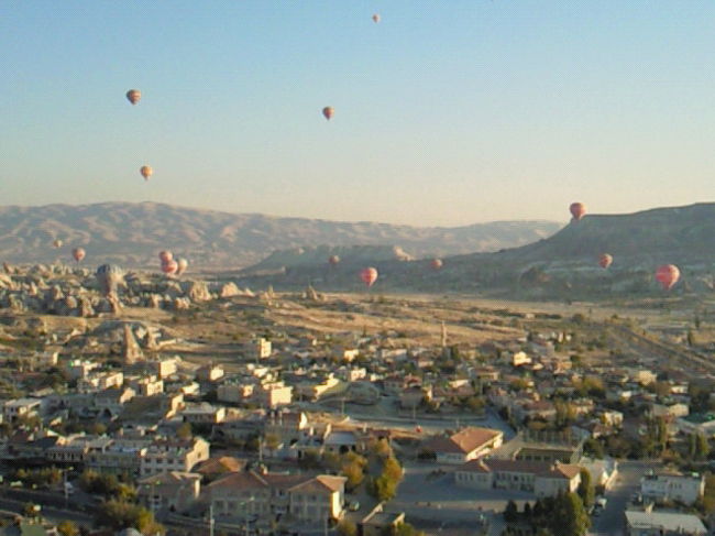 気球は、とても快適な乗り心地で、はじめて見る景色に感動しました。
