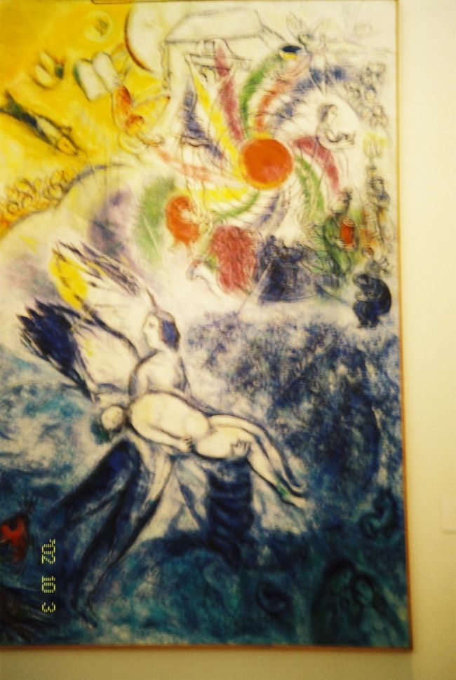 翌日は海とは逆の方向にある『シャガール美術館』<br /><br />シャガールの作品がたくさん！<br />けして広くはありませんが、きれいで<br />落ち着ける素敵な美術館でした。