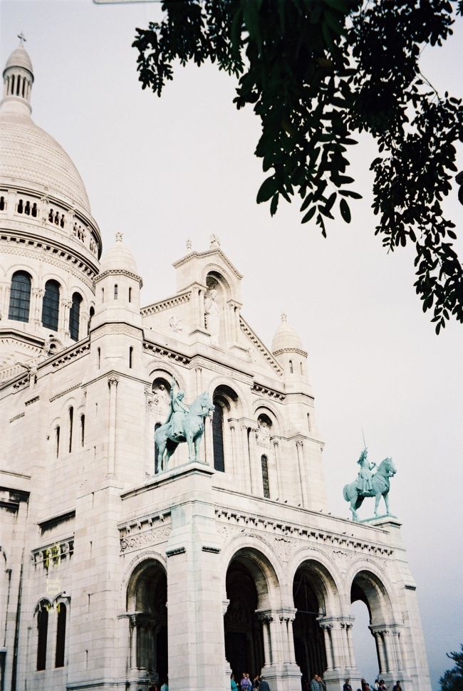 サクレクール寺院。<br />パリで一番高い位置にあるのだそうです。