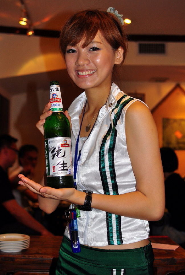 ①モデルさん？<br /><br />ビールメーカーから売り子さんです。<br /><br />ついつい飲み過ぎてしまった(^_^)v<br /><br />ビールも料理も大満足！