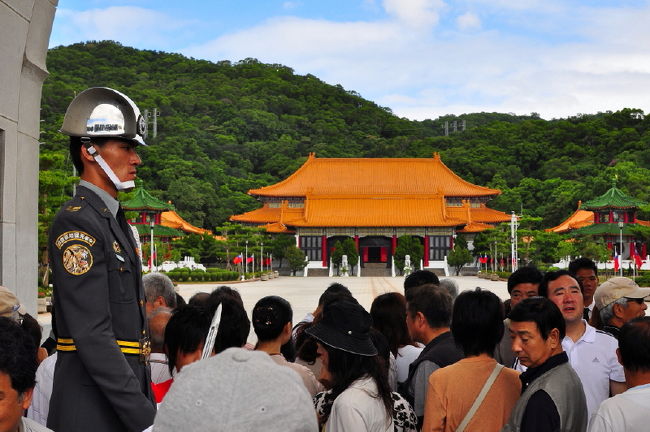 ②忠烈祠<br /><br />朝１番でまだ入れません(^_^.)