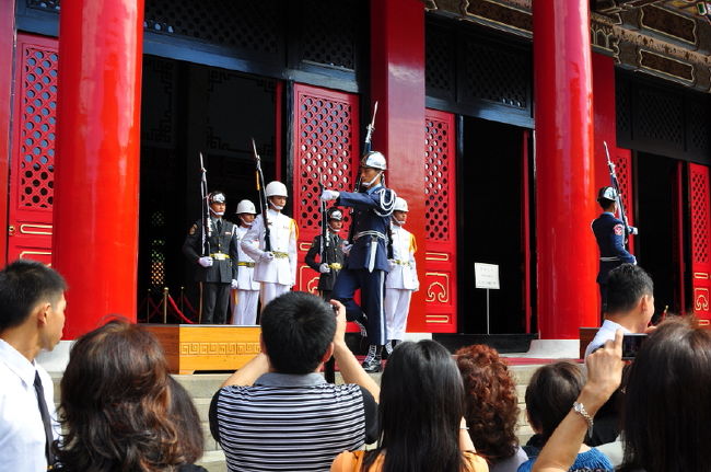 ②銃底でトン♪トン♪　響くなぁー<br /><br />http://www.youtube.com/watch?v=aVBW7wXnaJU<br /><br /><br /><br />