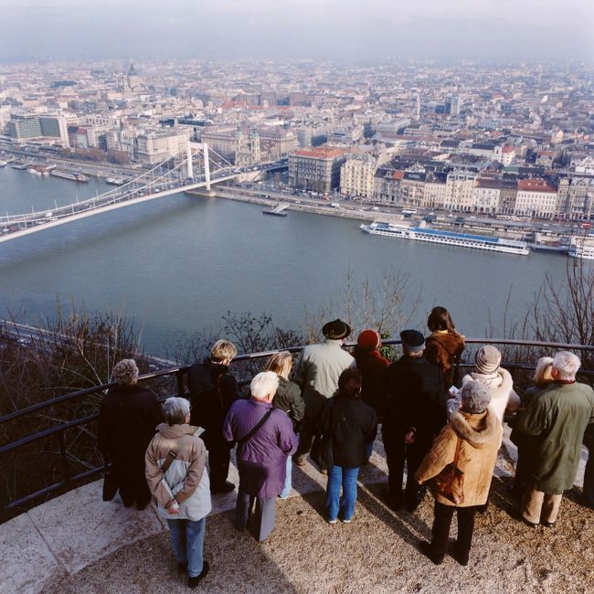 ブダペストをの街を見下ろす丘。<br />この時泊っていた安宿「ヘレナハウス」では<br />地元食材を使って自炊生活。<br />「フォアグラのバター醤油焼き丼」<br />あれは…最高だった！！